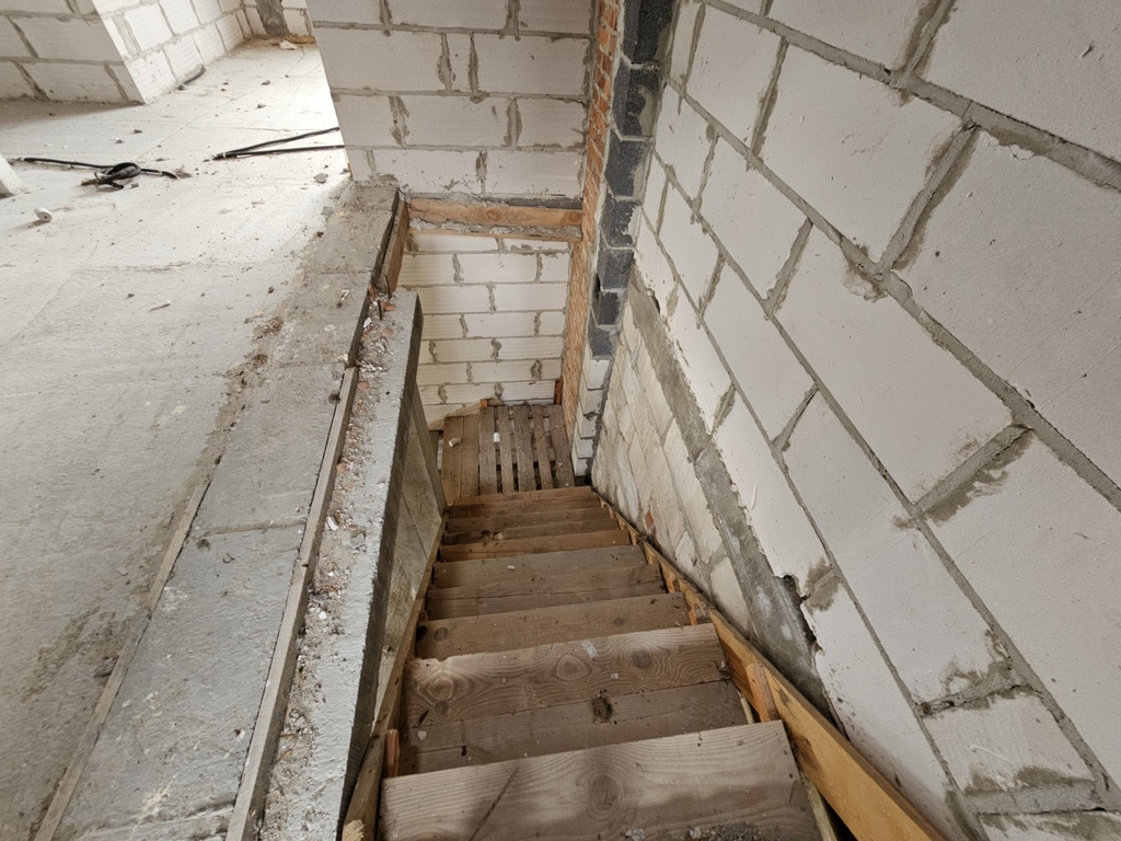 Dom 450 m2 + dwie działki budowlane 5200 m2 — zdjęcie 20