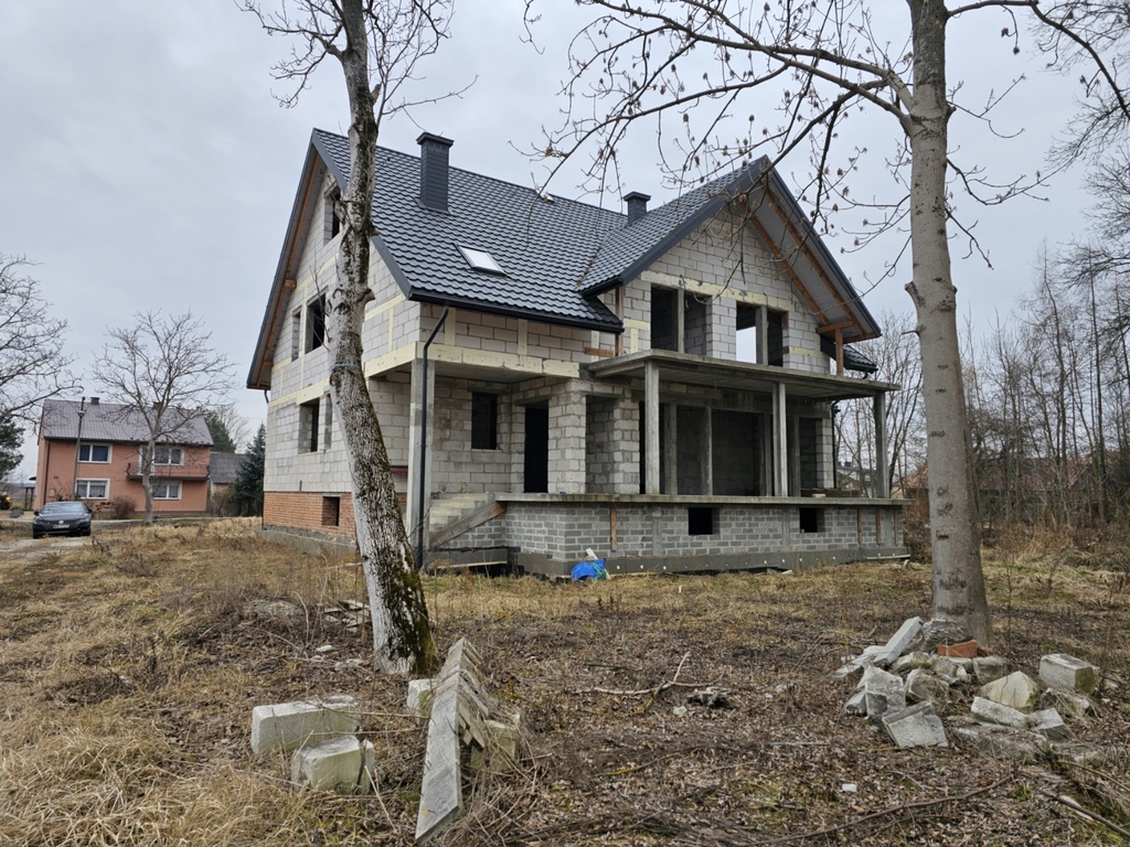 Dom 450 m2 + dwie działki budowlane 5200 m2 — zdjęcie 5