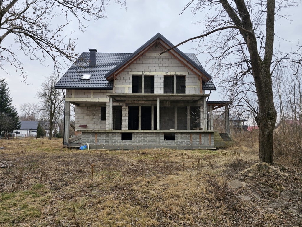 Dom 450 m2 + dwie działki budowlane 5200 m2 — zdjęcie 4