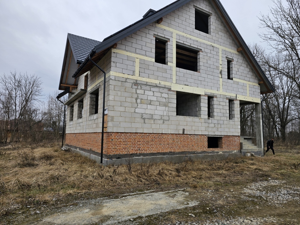 Dom 450 m2 + dwie działki budowlane 5200 m2 — zdjęcie 3