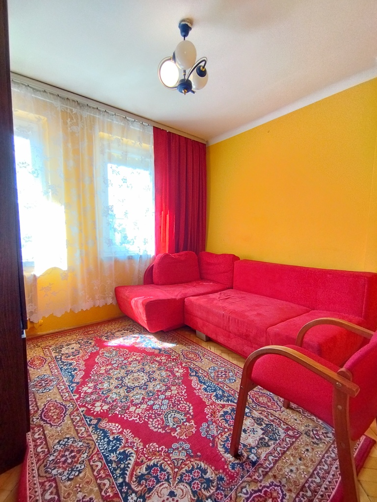 Mieszkanie w centrum/ 4 pokoje/ II piętro — zdjęcie 2