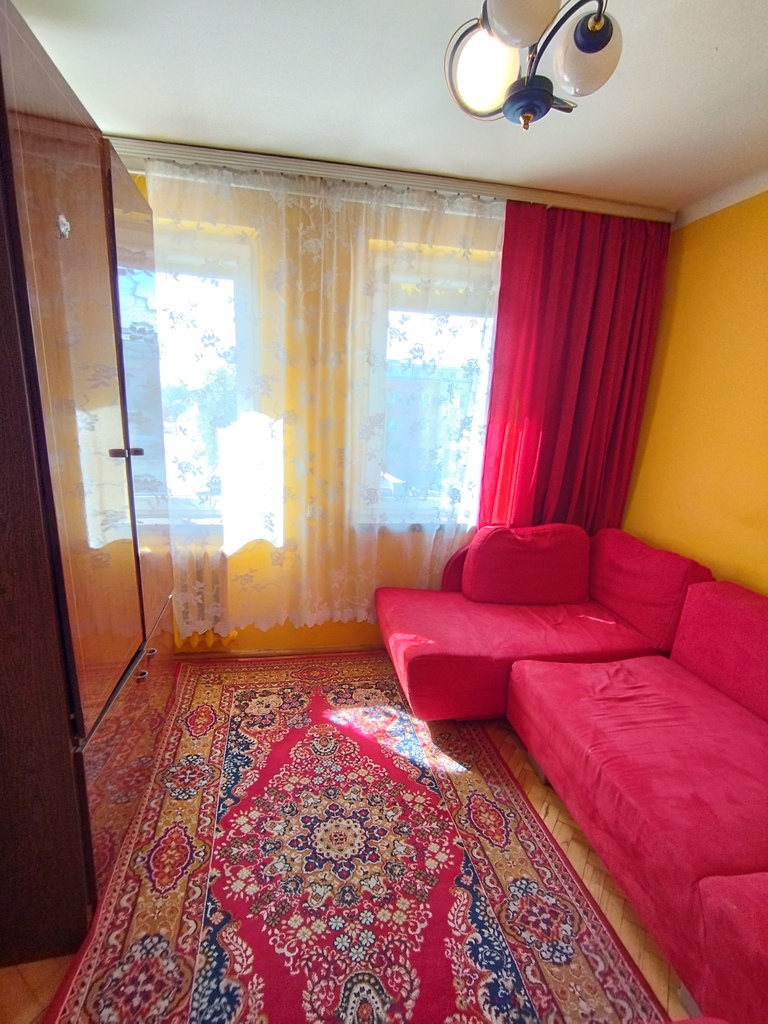 Mieszkanie w centrum/ 4 pokoje/ II piętro — zdjęcie 3