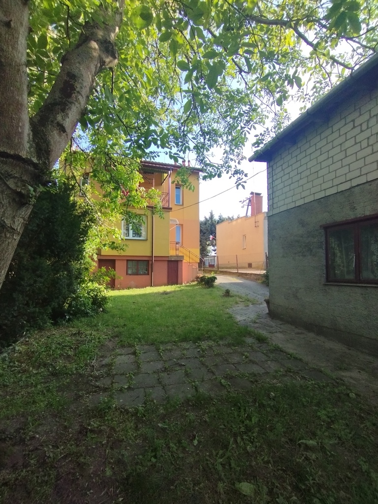 Klimatyczny dom przerobiony na 4 kawalerki