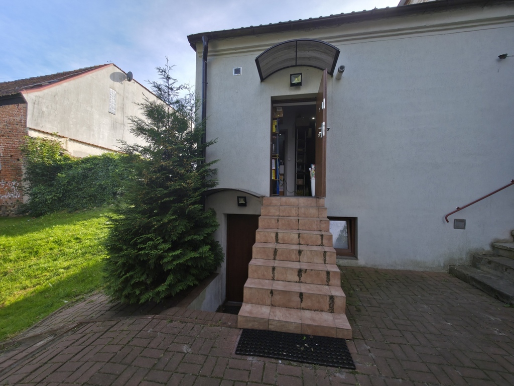 Atrakcyjny lokal handlowo-usług. w centrum Reszla — zdjęcie 10