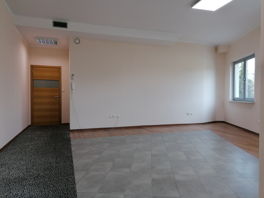 Lokal 40m2 przy węźle S17 biuro/usługi — zdjęcie 7