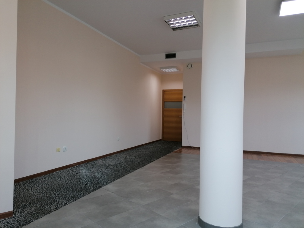 Lokal 40m2 przy węźle S17 biuro/usługi — zdjęcie 13