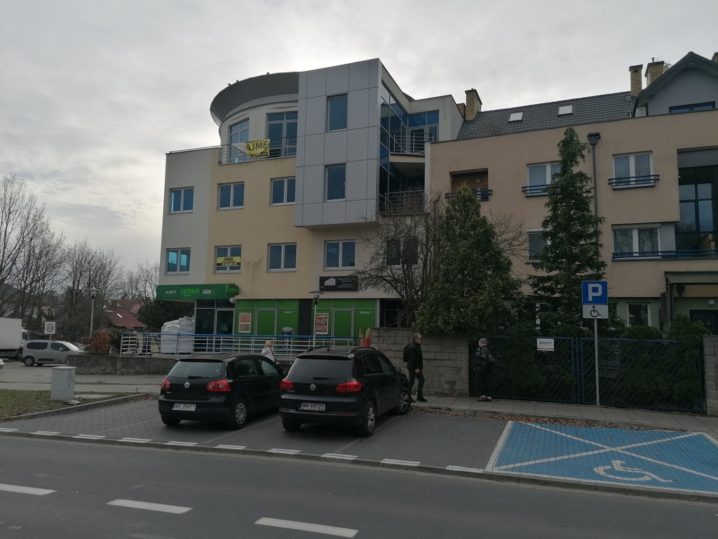 Lokal 40m2 przy węźle S17 biuro/usługi