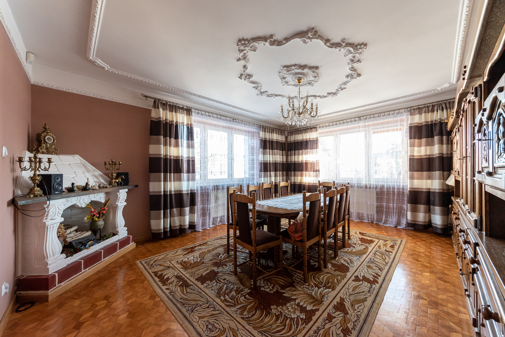 Dom wolnostojący o powierzchni 281 m² — zdjęcie 4