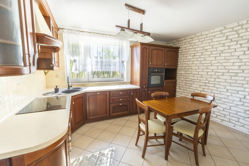 Dom 138,5 m² z tarasem i fotowoltaiką — zdjęcie 3