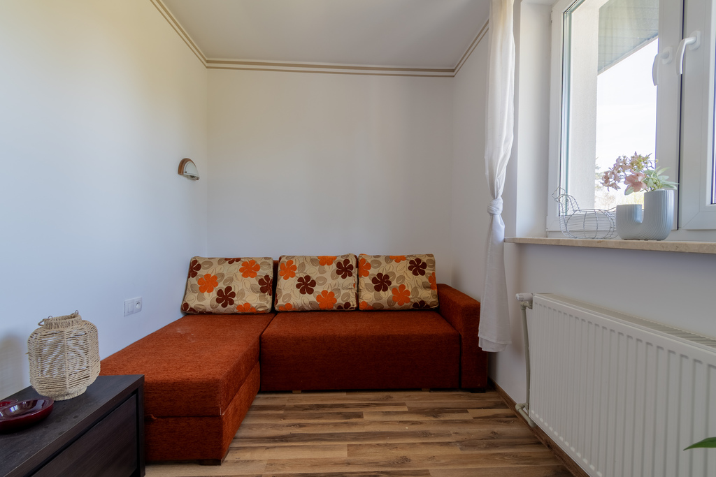 Nowoczesny dom z dużą działką w Okuniewie — zdjęcie 11