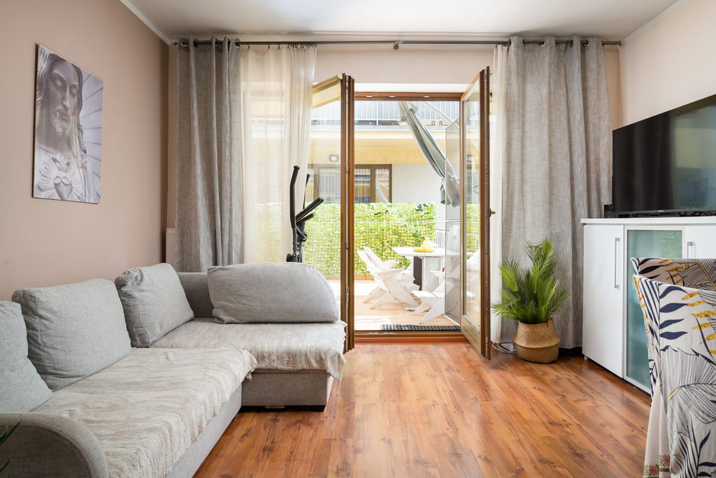 2 pokoje 43 m²  z ogromnym tarasem 27 m² i garażem