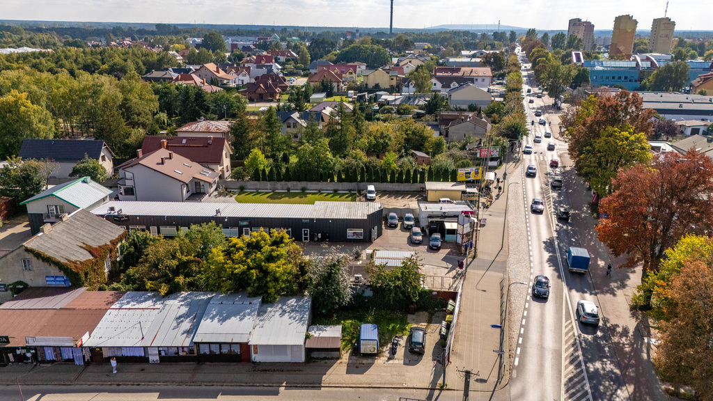 Pasaż handlowo-usługowy w centrum Bełchatowa — zdjęcie 2