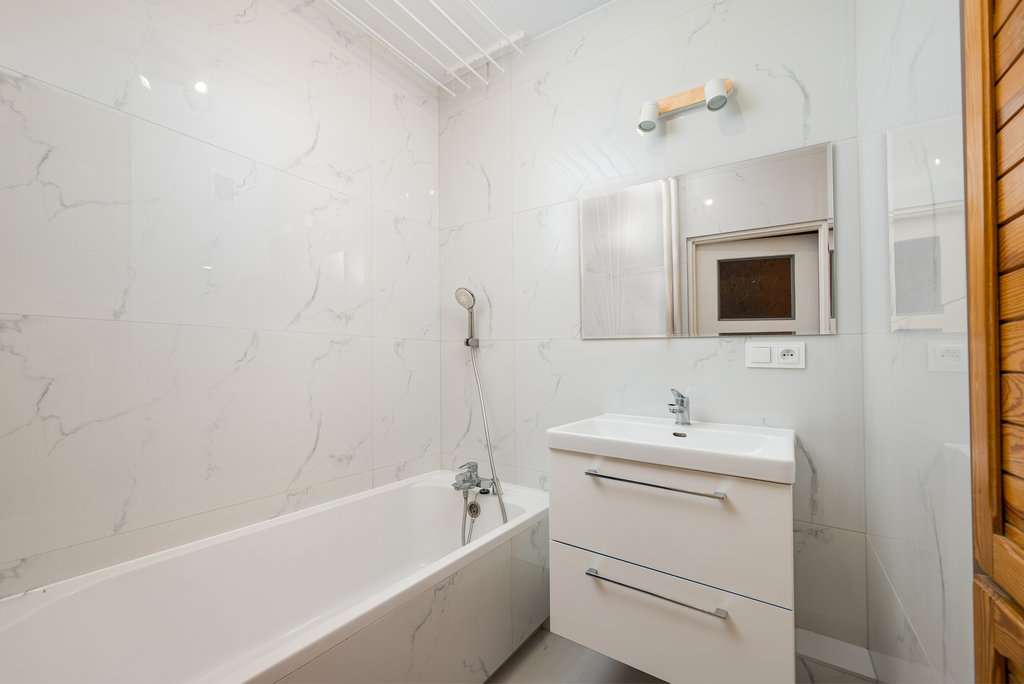 3 pokoje | 66 m² | Kuchnia i łazienka po remoncie — zdjęcie 2