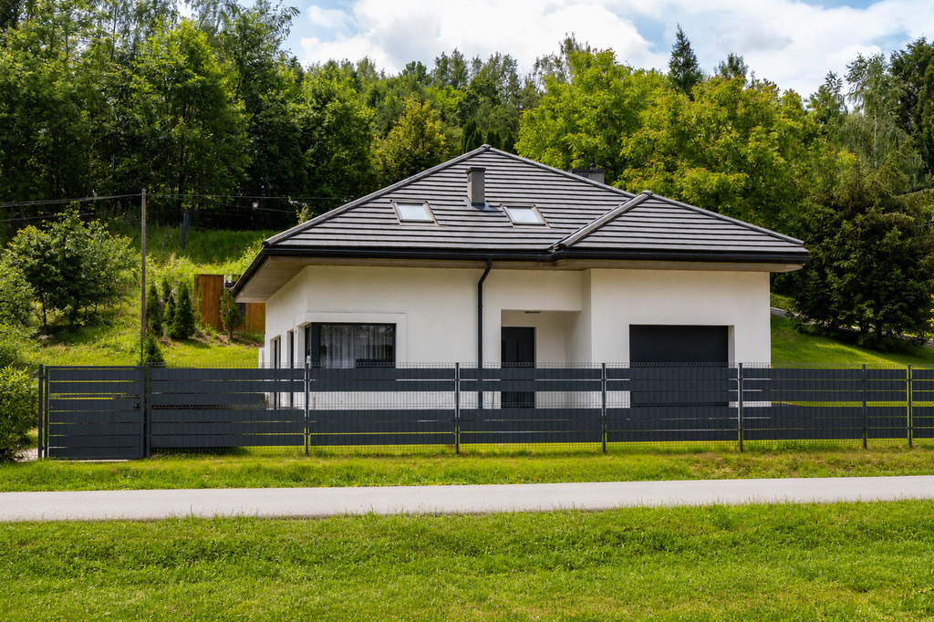 Nowoczesny dom przy Łazienkach Mineralnych  156 m2
