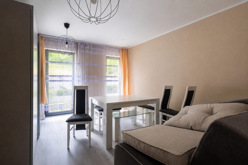 Nowoczesny dom przy Łazienkach Mineralnych  156 m2 — zdjęcie 11