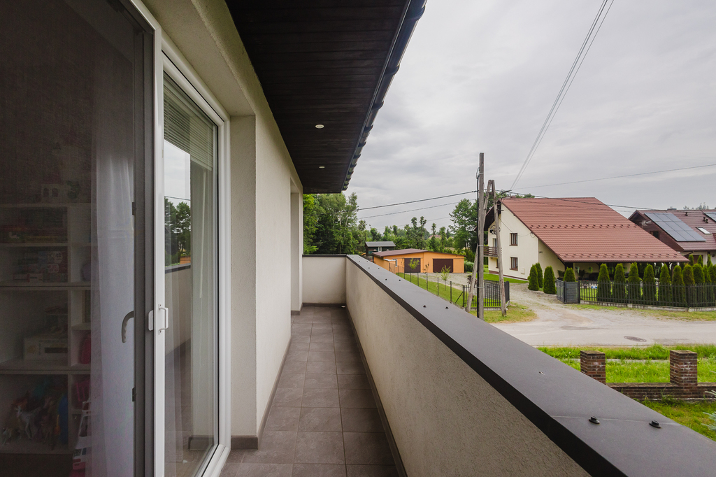 Nowoczesny bliźniak z ogrodem - Zelczyna — zdjęcie 15