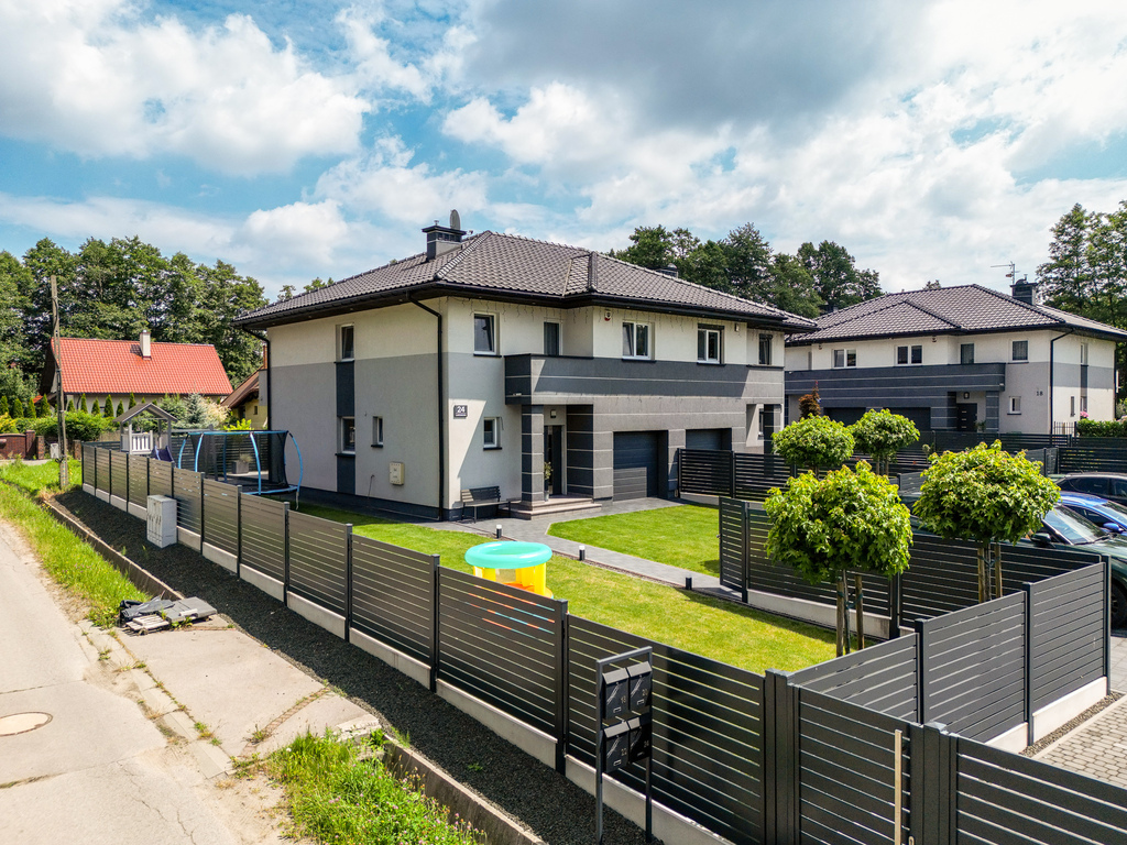 Nowoczesny bliźniak z ogrodem - Zelczyna — zdjęcie 18