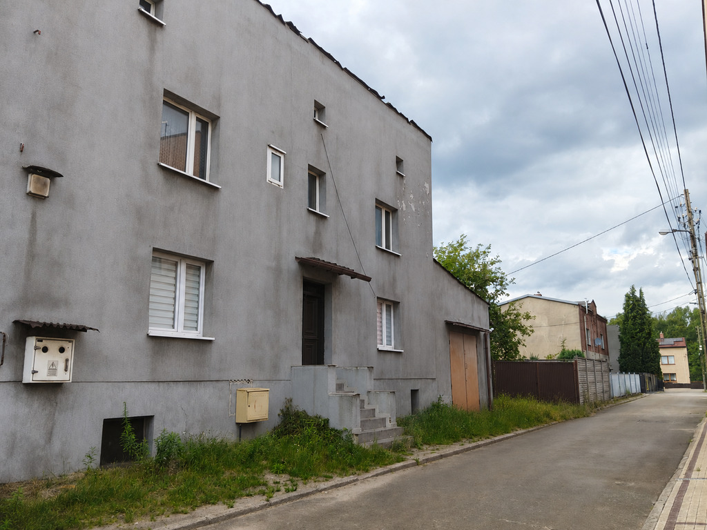 Kamienica ,200 m2 na działce 400 m2 w Piekarach Śl