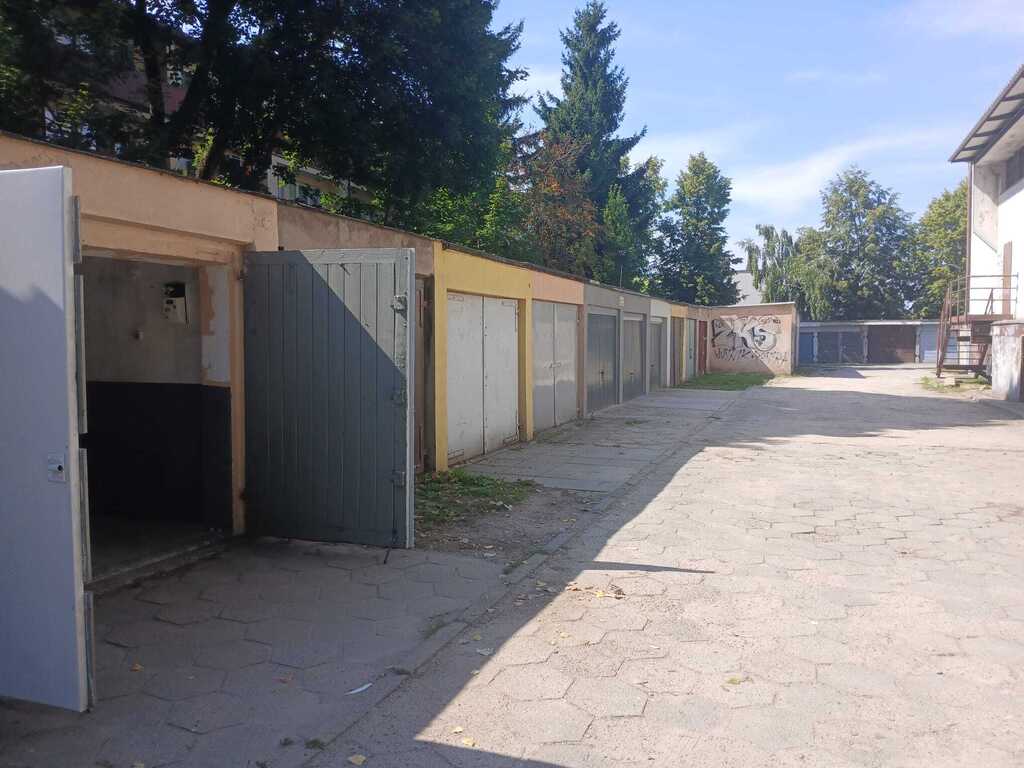 Garaż z kanałem, ul. Kredytowa, Płock — zdjęcie 4
