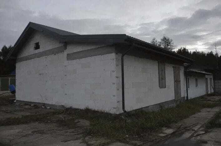 Sprzedam działkę z nowo wybudowanym budynkiem - zdjęcie 2