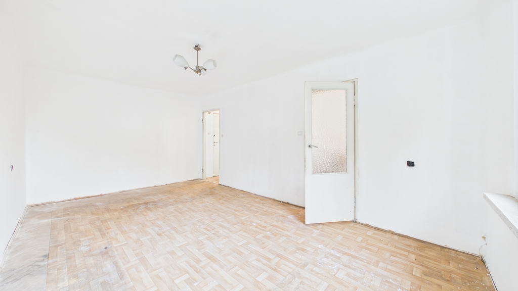 Kawalerka 28,5 m² z potencjałem na 2 pokoje - do remontu - zdjęcie 5