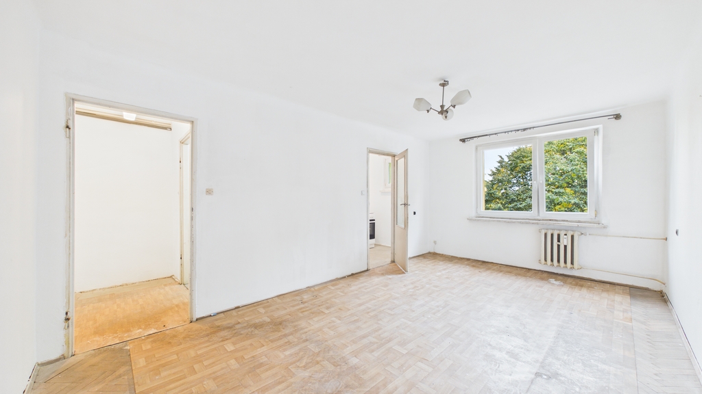 Kawalerka 28,5 m² z potencjałem na 2 pokoje - do remontu - zdjęcie 3
