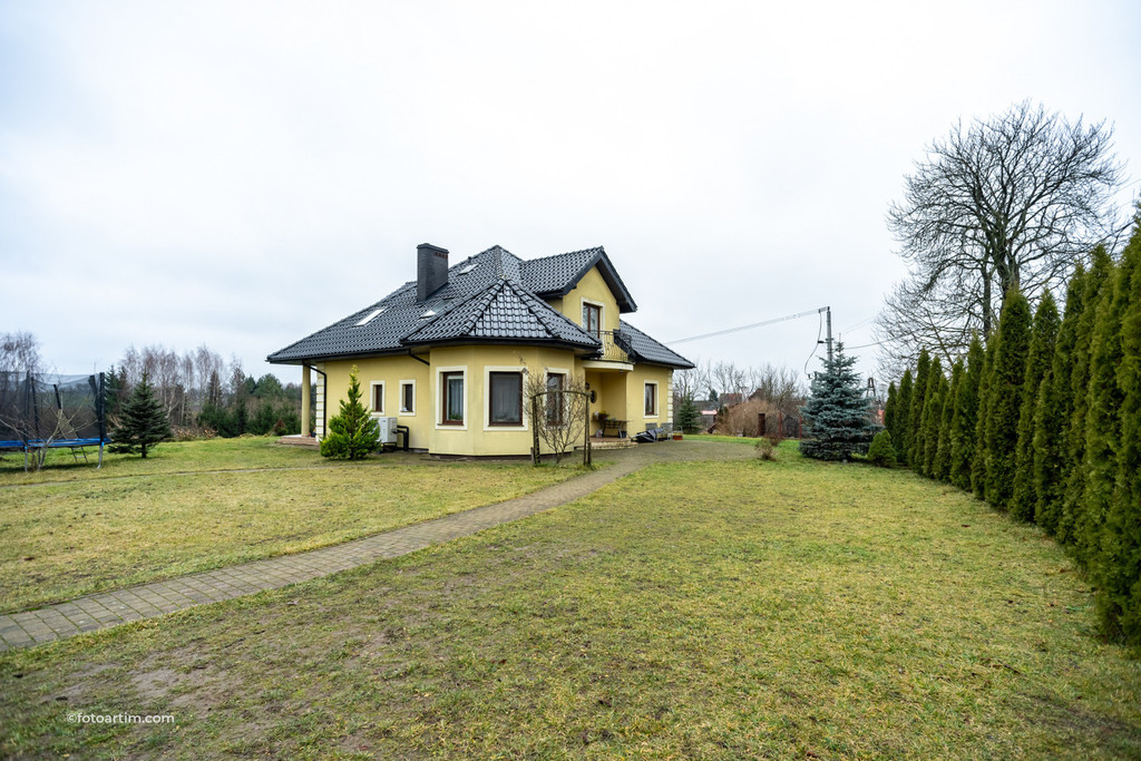 Dom z dużą działką — zdjęcie 13